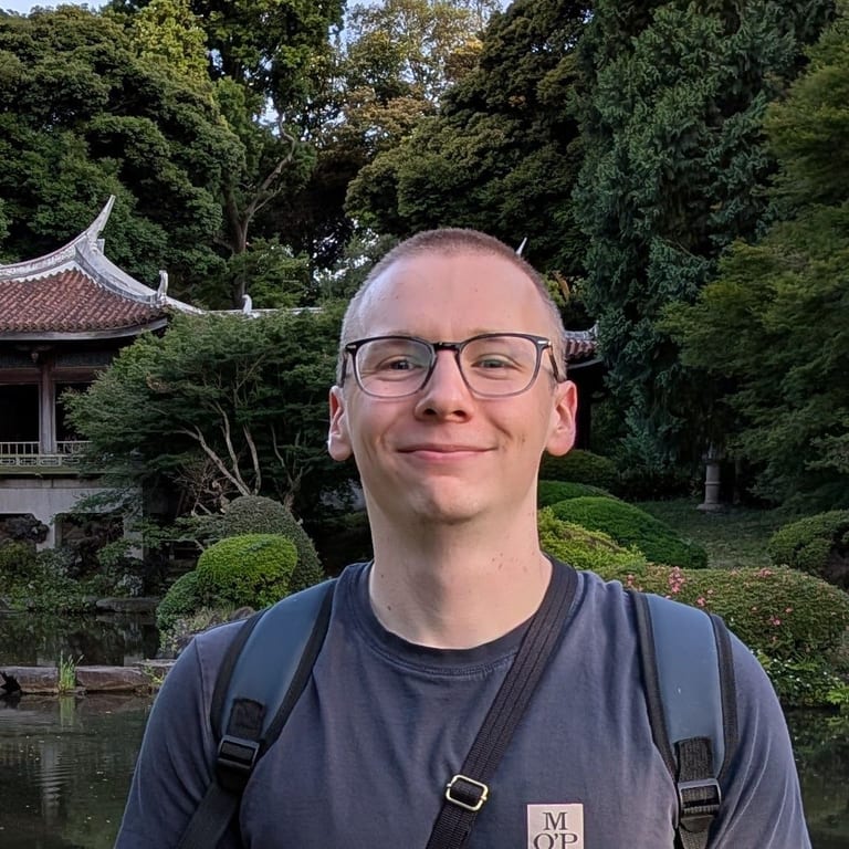René – IT Support Engineer